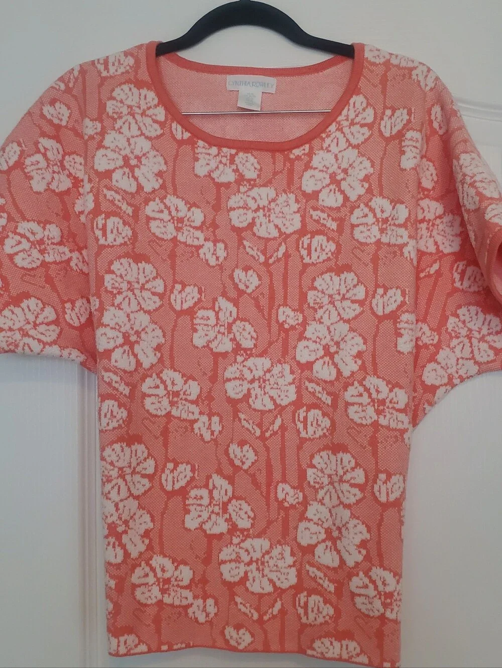 NWOT Cynthia Rowley Coral & White Floral Short Sleeve Knit Top XL - Picture 1 of 4